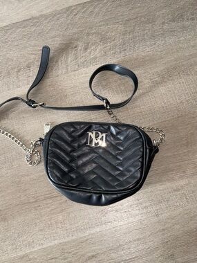 Badgley Mischka Black Quilted Chevron Camera Bag